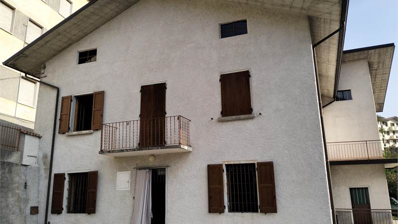 PORZIONE DI CASA INDIPENDENTE