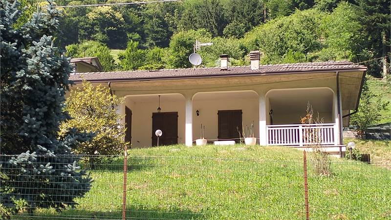 IL SOGNO DI TUTTI: VILLA CON GIARDINO baciata dal sole